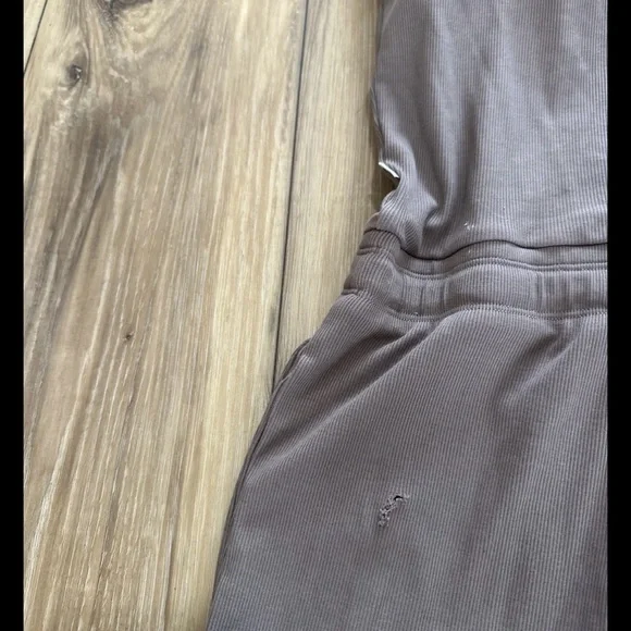 Vuori women’s pose scoop Jumpsuit size medium - Picture 5 of 6